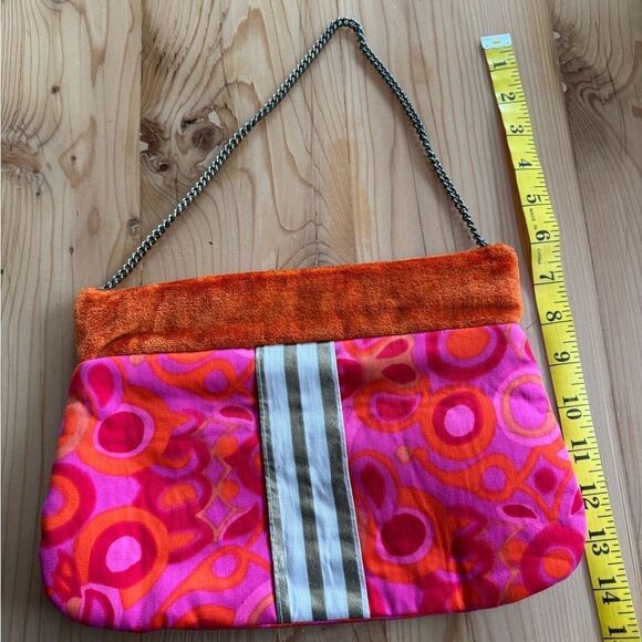 Love Mert Handmade Groovy 70s Style Shoulderbag with Gold Chain Strap - Picture 3 of 5